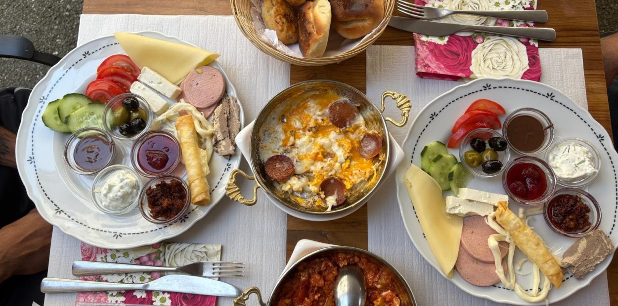 brunch-galata-table
