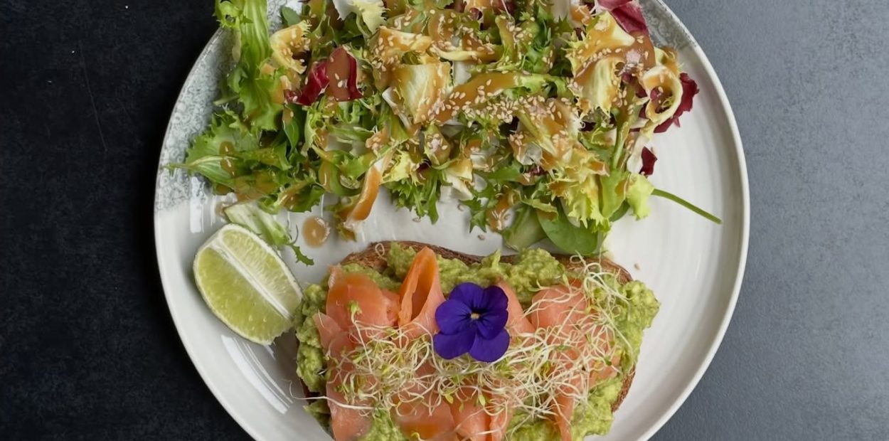 brunch-filomena-toast-avocat-saumon